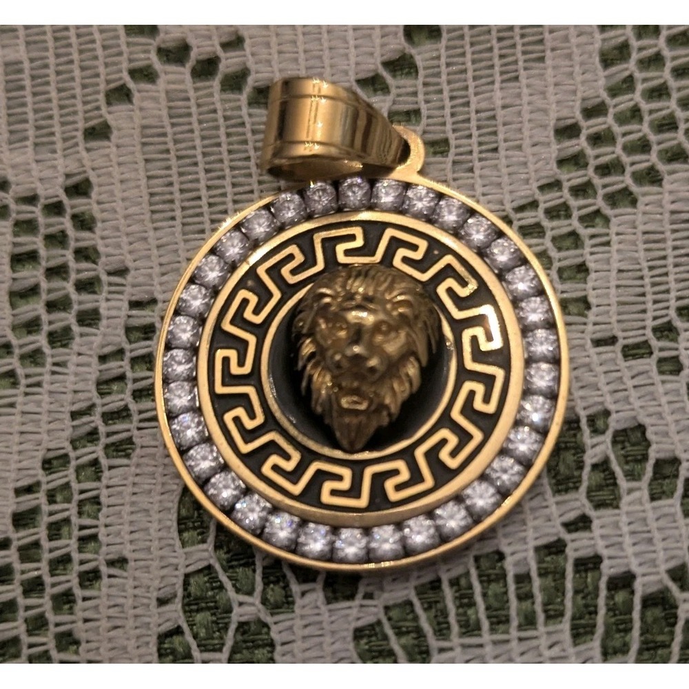 Unisex Gold Plated Lion Pendant Wirh Rhinestones